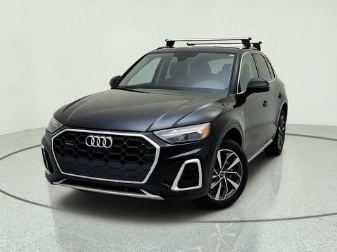 Used 2023 Audi Q5 2.0T Premium w/ Convenience Package AWD/4WD image 2