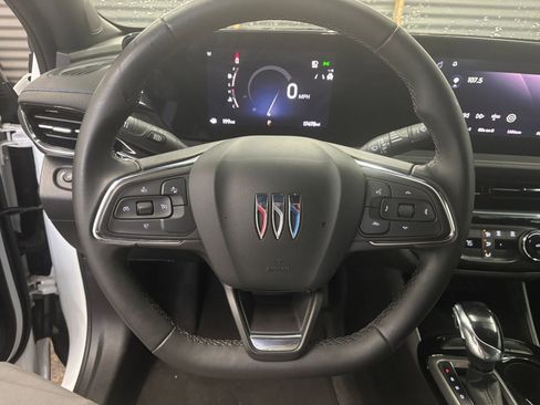 Used 2025 Buick Envista Sport Touring FWD image 28