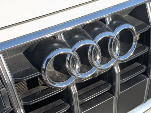Used 2023 Audi SQ7 Prestige AWD/4WD image 37