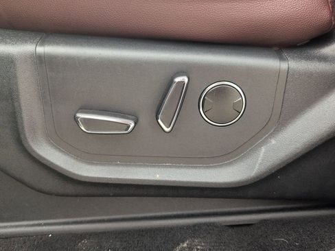 Used 2024 Ford Expedition Limited AWD/4WD image 14