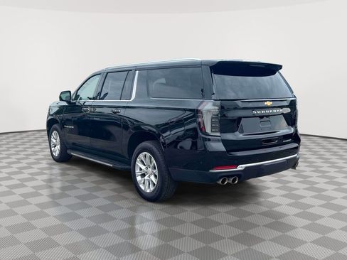 Used 2025 Chevrolet Suburban Premier AWD/4WD image 7