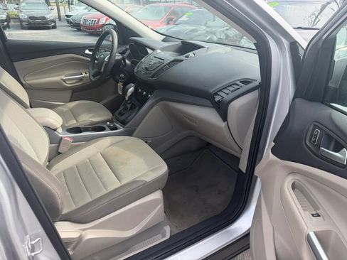 Used 2016 Ford Escape SE FWD image 10