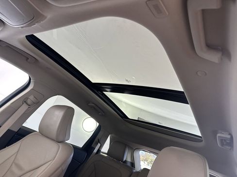 Used 2022 Lincoln Nautilus Reserve w/ Equipment Group 201A image 28