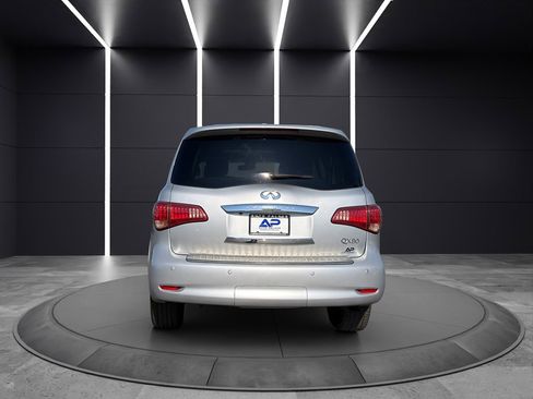 Used 2014 INFINITI QX80 4WD w/ Deluxe Touring Package image 5