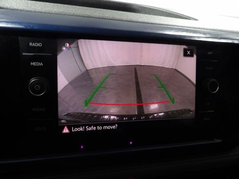 Used 2024 Volkswagen Taos SE w/ Panoramic Sunroof Package image 20