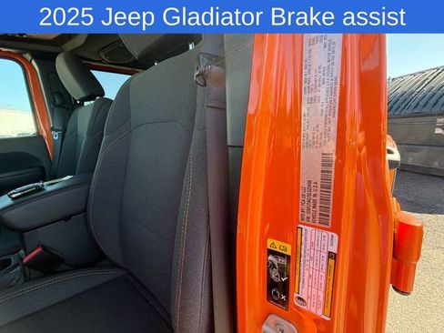 Used 2025 Jeep Gladiator Sport AWD/4WD image 23