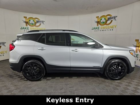 Used 2021 GMC Terrain SLE w/ Driver Convenience Package AWD/4WD image 9