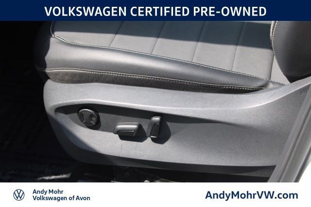 Used 2022 Volkswagen Taos SE w/ Panoramic Sunroof Package AWD/4WD image 17