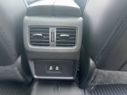 Used 2025 Nissan Rogue SV w/ SV Premium Package FWD image 19