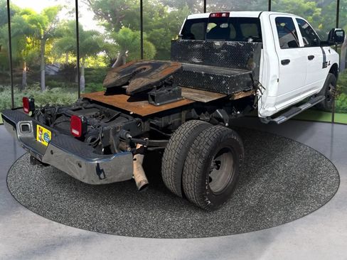Used 2018 RAM 3500 Tradesman w/ Chrome Appearance Group AWD/4WD image 5