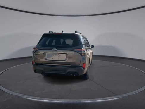 Certified 2025 Subaru Forester Premium image 7