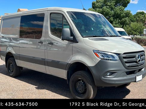 Used 2025 Mercedes-Benz Sprinter 2500 image 7