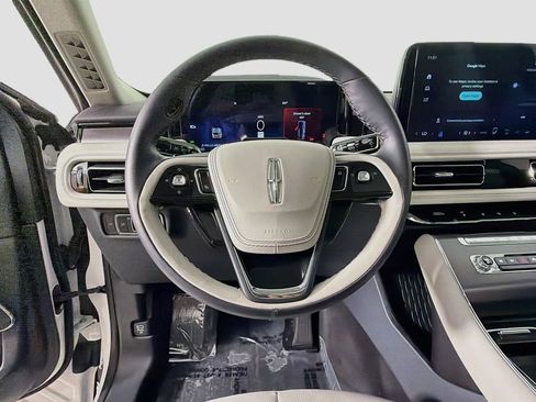 Used 2026 Lincoln Aviator 2WD image 11