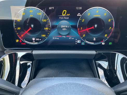 Used 2023 Mercedes-Benz GLA 250 4MATIC image 19