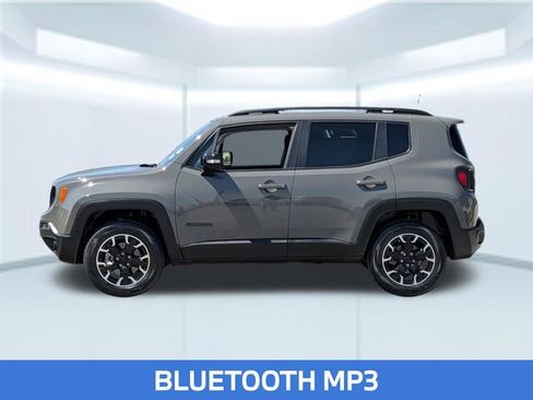 Used 2023 Jeep Renegade Latitude AWD/4WD image 2