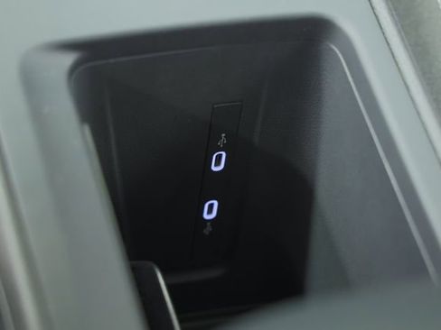 Used 2025 Volkswagen Tiguan S image 23