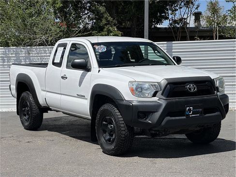 Used 2015 Toyota Tacoma 4x4 Access Cab V6 w/ Convenience Package image 8