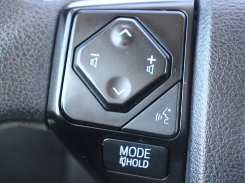 Used 2022 Toyota Tacoma SR AWD/4WD image 22