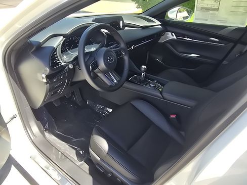 New 2026 MAZDA MAZDA3 2.5 S Hatchback w/ Premium Pkg FWD image 23