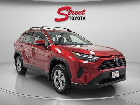 Certified 2022 Toyota RAV4 XLE image 4
