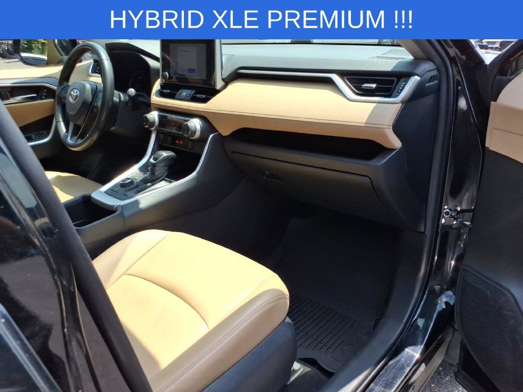 Used 2023 Toyota RAV4 XLE Premium AWD/4WD image 10