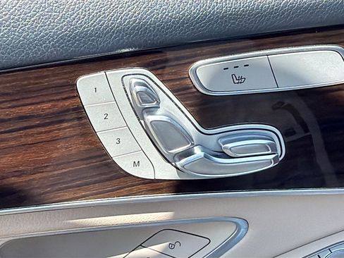 Used 2019 Mercedes-Benz GLC 300 image 24