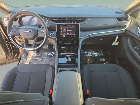 New 2025 Jeep Grand Cherokee L Laredo w/ Luxury Tech Group I RWD image 18