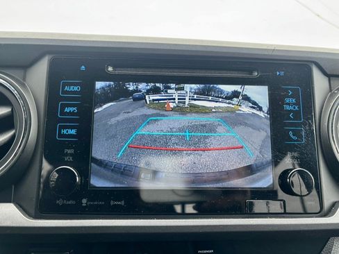 Used 2016 Toyota Tacoma TRD Sport w/ Exterior Package image 23