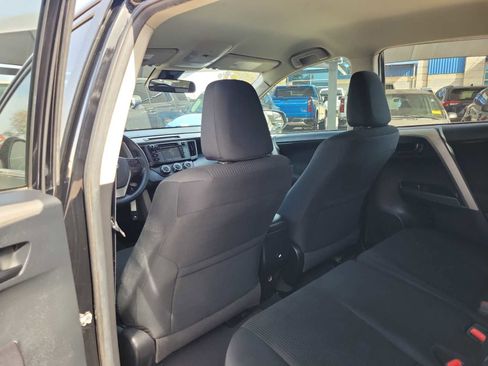 Used 2018 Toyota RAV4 LE image 12