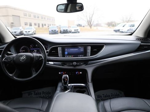 Used 2021 Buick Enclave Essence image 14
