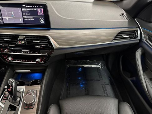 Certified 2023 BMW 530e w/ M Sport Package image 29