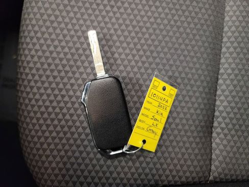 Used 2022 Kia Soul LX image 26