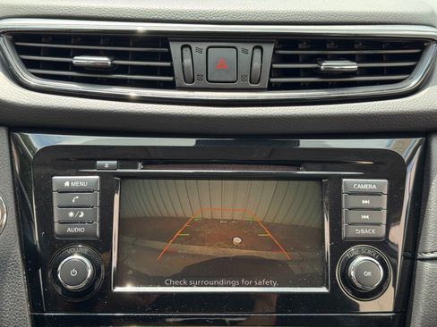 Used 2020 Nissan Rogue SV AWD/4WD image 25