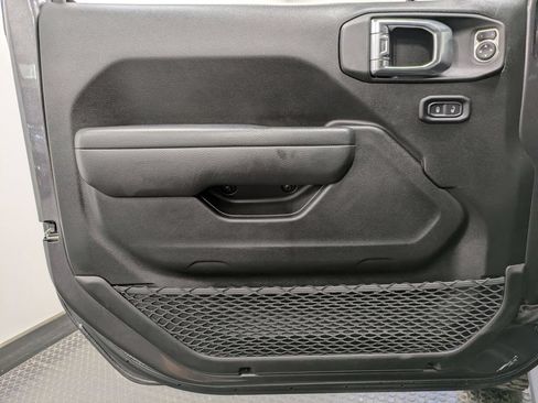 Used 2025 Jeep Gladiator Sport AWD/4WD image 8