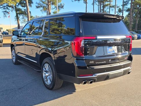 Used 2025 GMC Yukon XL Denali image 3