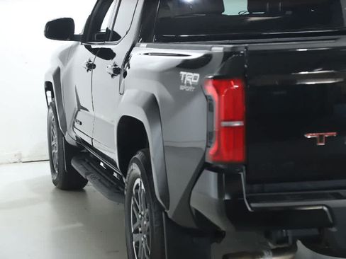 Used 2025 Toyota Tacoma TRD Sport AWD/4WD image 41