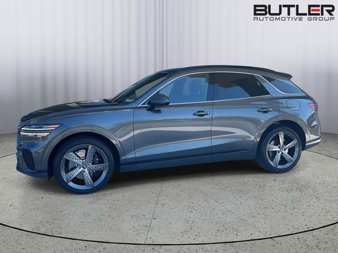 Used 2024 Genesis GV70 2.5T w/ Sport Prestige Package AWD/4WD image 3