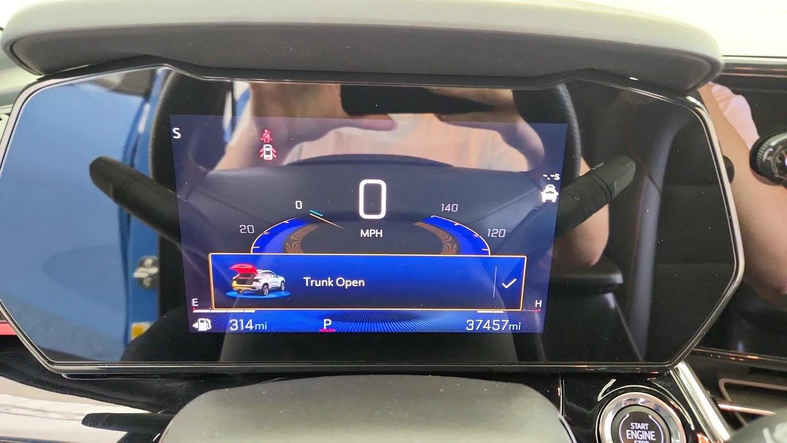 Used 2024 Chevrolet Trax RS w/ Driver Confidence Package FWD image 16