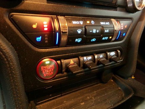 Used 2020 Ford Mustang Shelby GT350 w/ Technology Package image 23