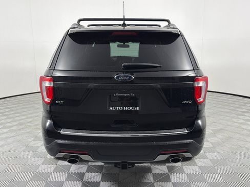 Used 2018 Ford Explorer XLT w/ Equipment Group 202A AWD/4WD image 6