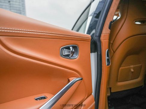 Used 2021 Aston Martin DBX image 38