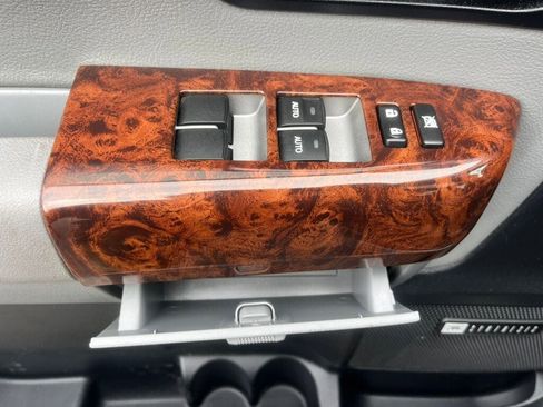 Used 2008 Toyota Sequoia Platinum image 22