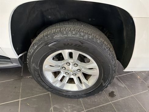 Used 2020 Chevrolet Suburban LT image 34