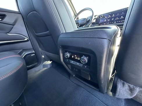 Used 2024 Chevrolet Traverse RS image 18