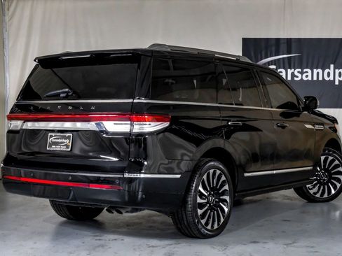 Used 2022 Lincoln Navigator Black Label image 8
