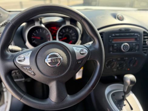 Used 2014 Nissan Juke S image 16