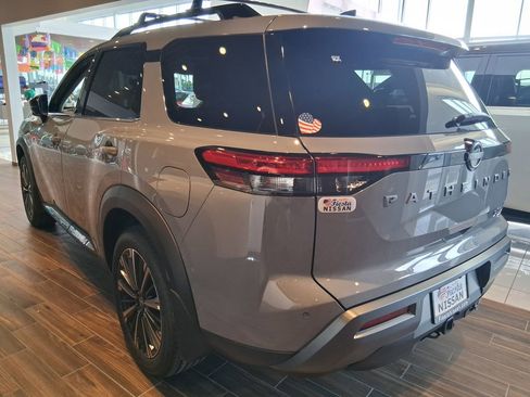 New 2026 Nissan Pathfinder Platinum w/ Cargo Package image 4