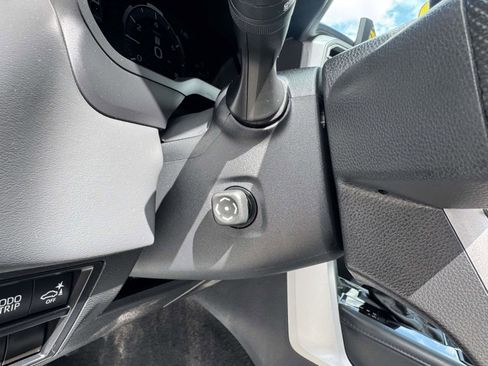 Used 2023 Toyota Tundra Platinum image 27