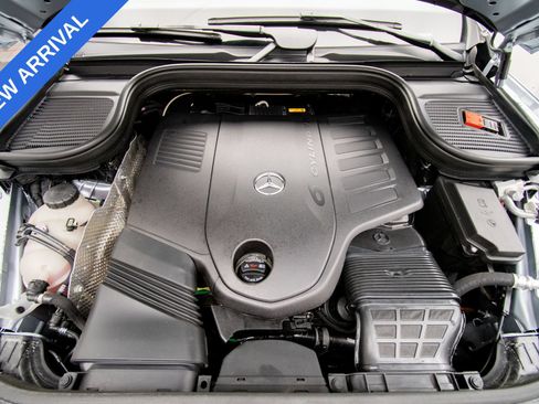Used 2025 Mercedes-Benz GLS 450 4MATIC image 28