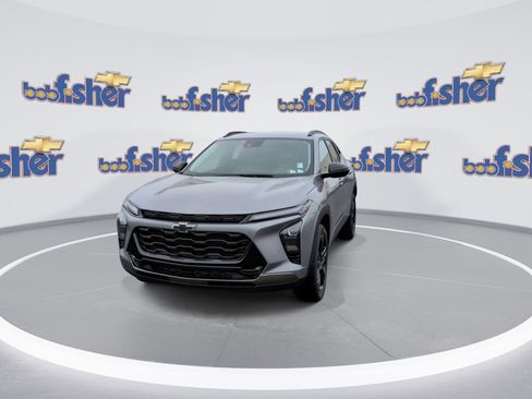 Certified 2025 Chevrolet Trax ACTIV w/ Driver Confidence Package image 3